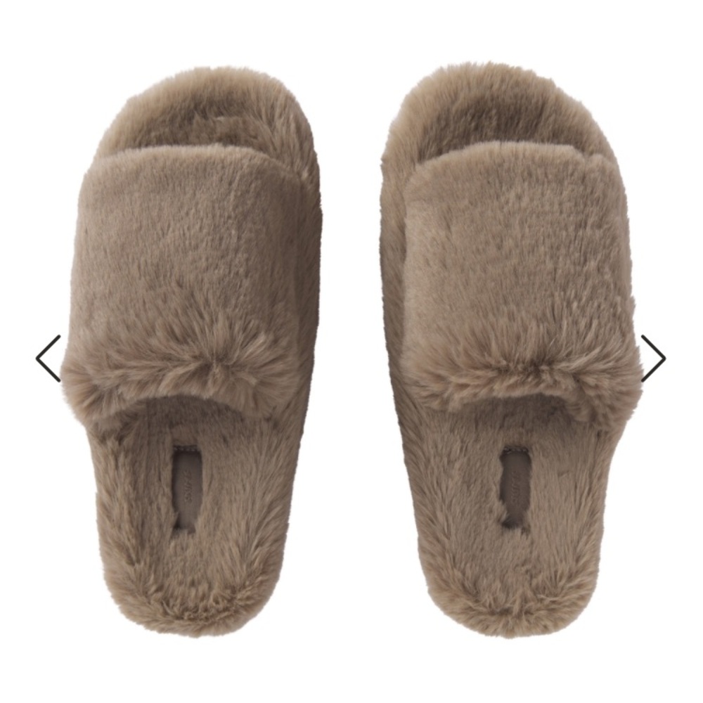 SKIMS - GETTING READY ACCESSORIES PLUSH SLIPPER